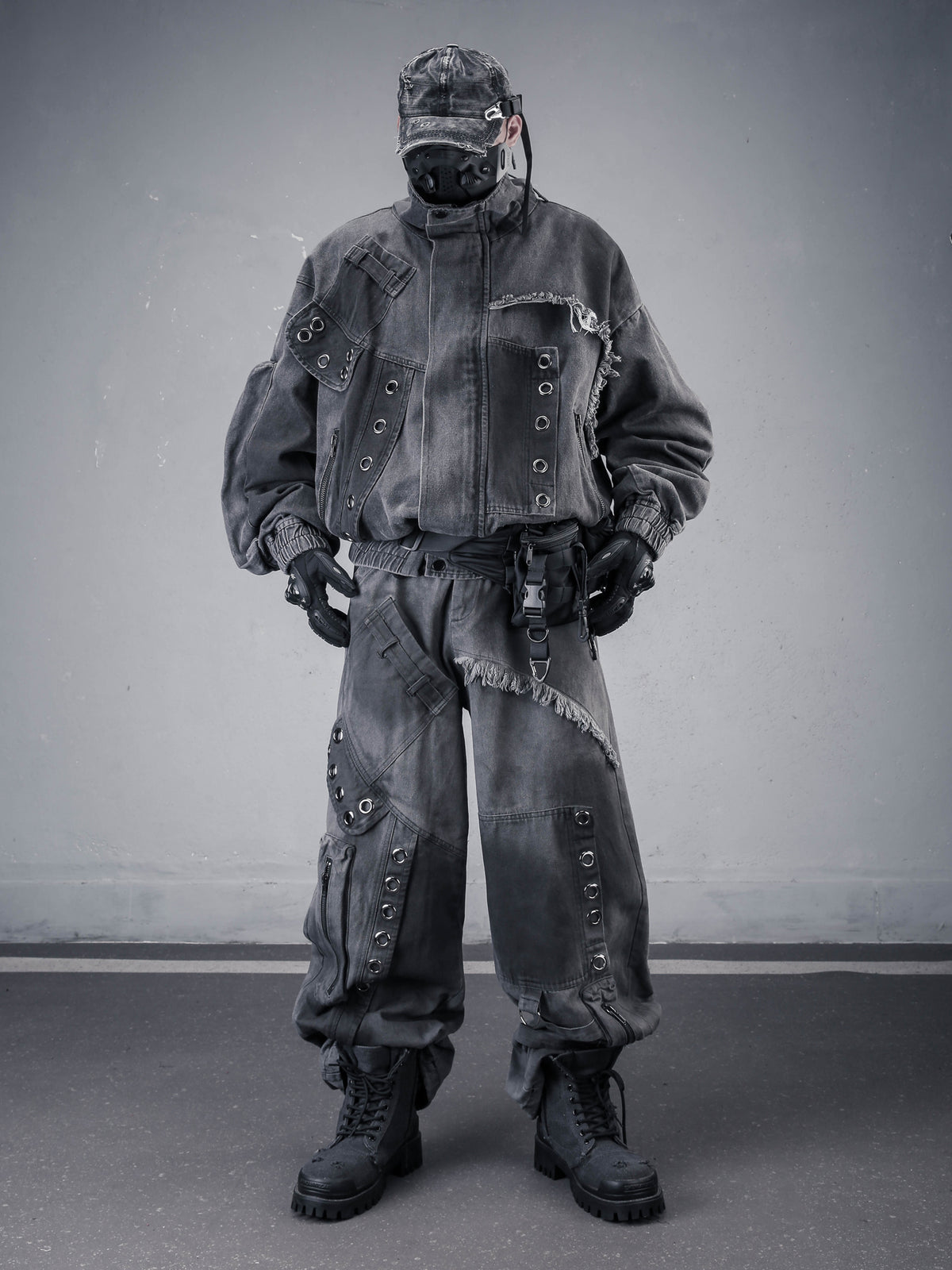 Distressed Workwear Wide-Leg Jeans