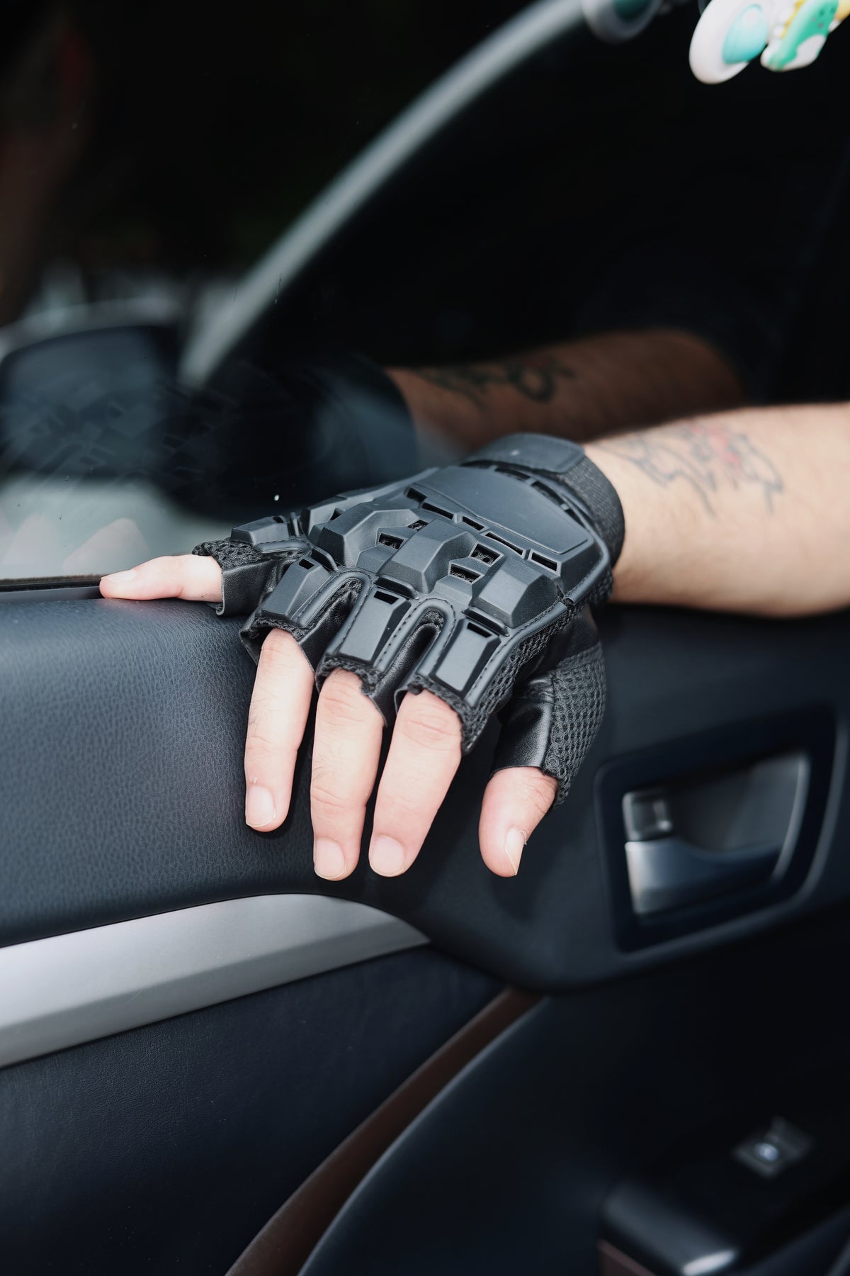 The Vanguard Moto Leather Gloves