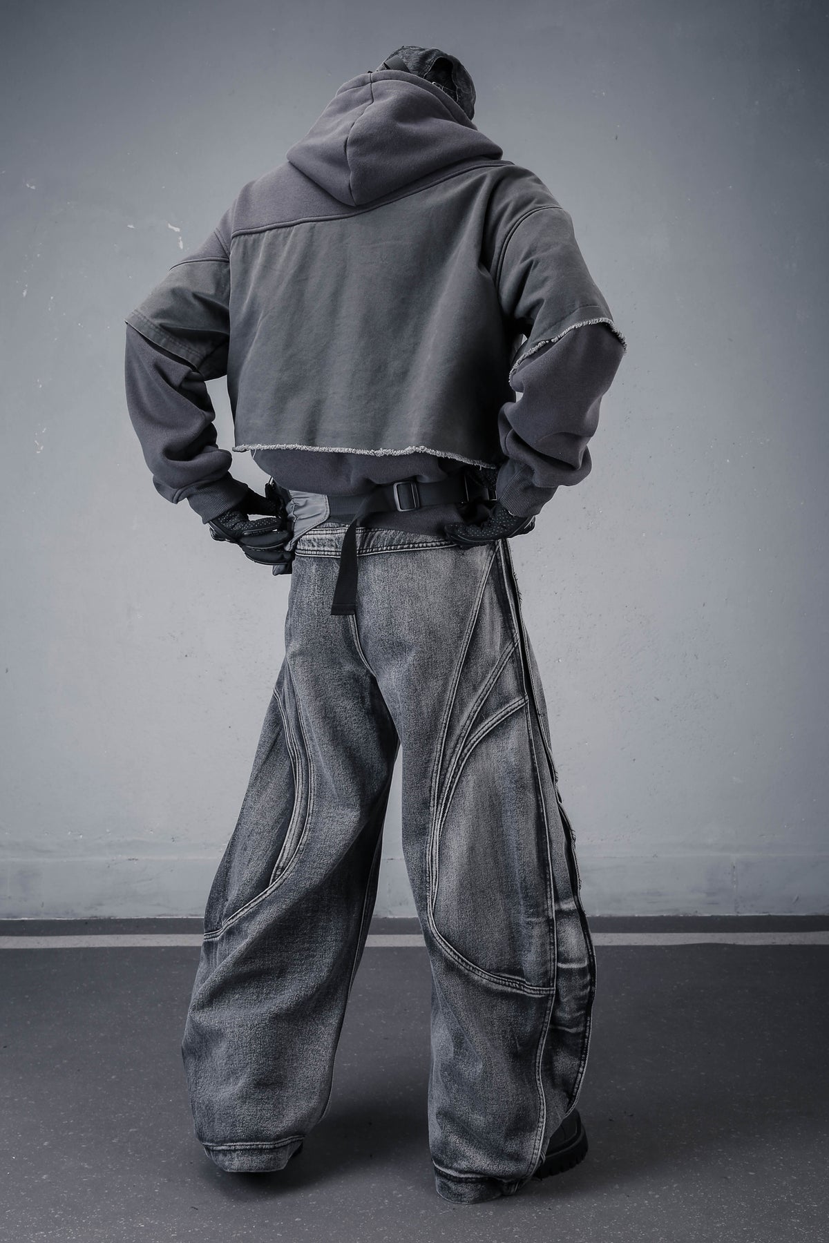 Distressed Baggy Wide-Leg Jeans