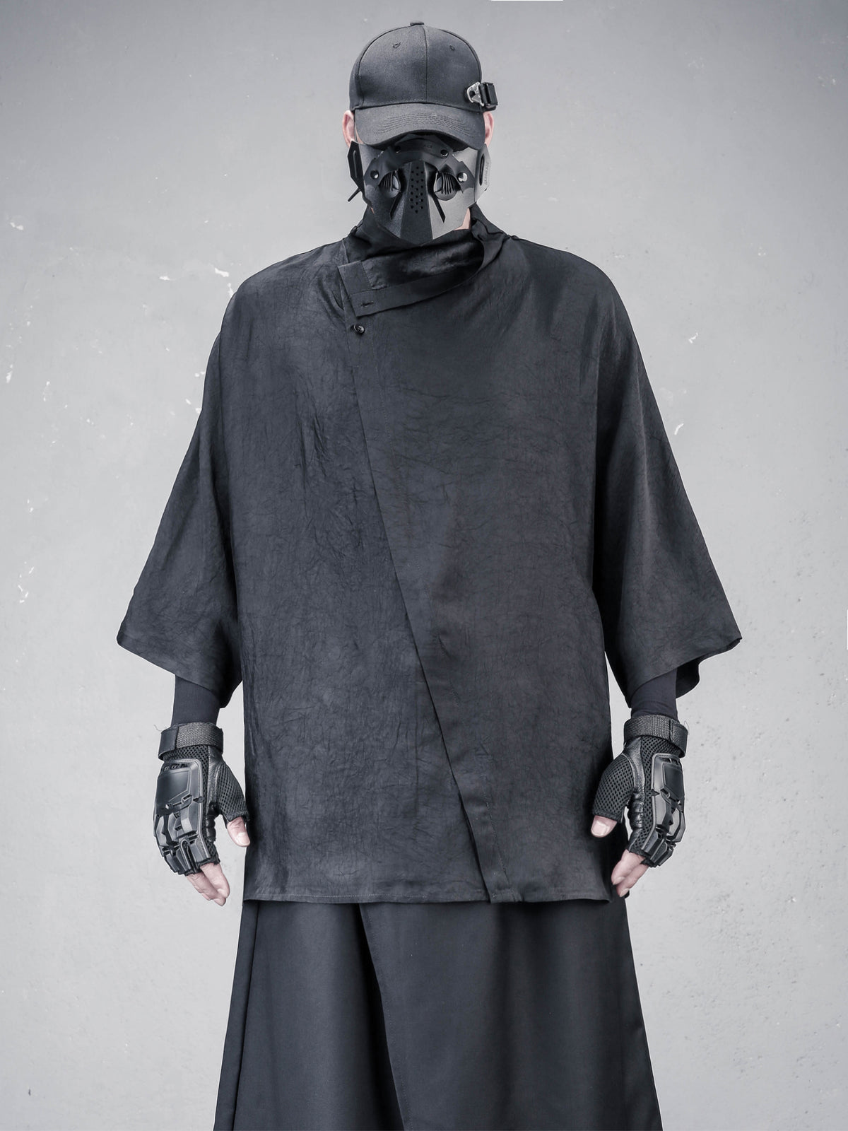 Asymmetric Stand-Collar Half-Sleeve Tee