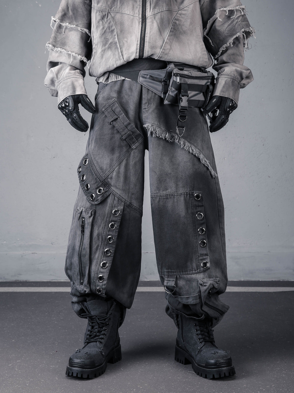Distressed Workwear Wide-Leg Jeans