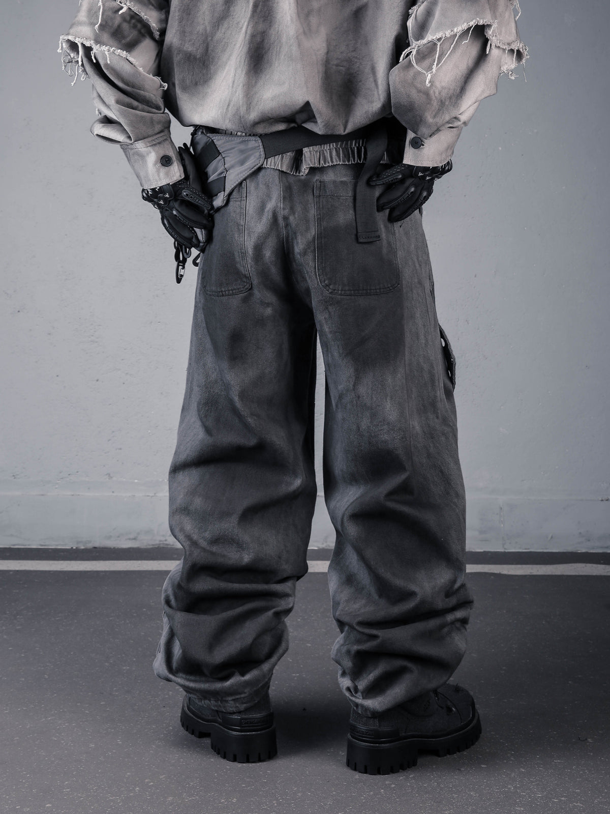 Distressed Workwear Wide-Leg Jeans