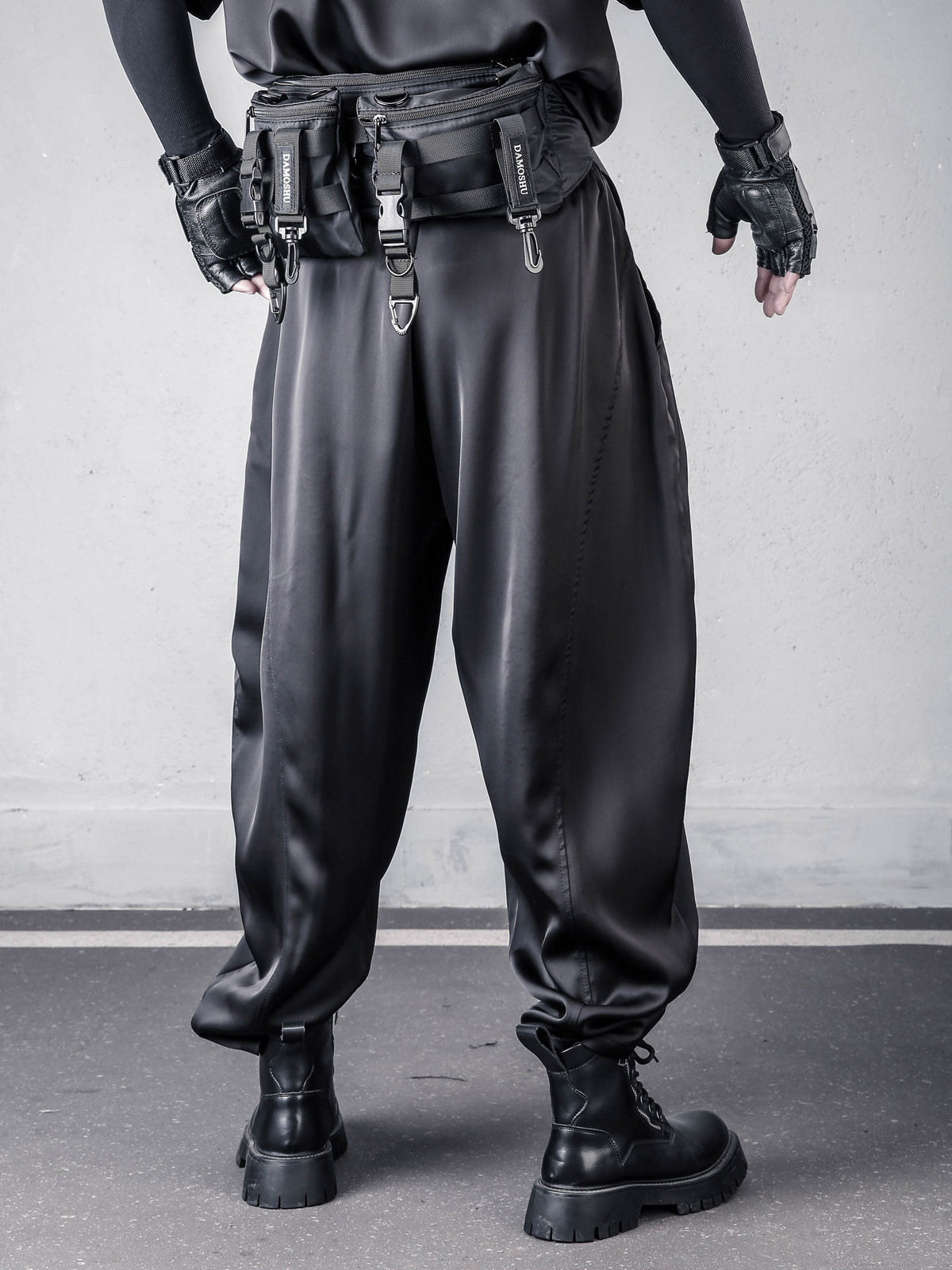 The Dark Artisan Tapered Trouser