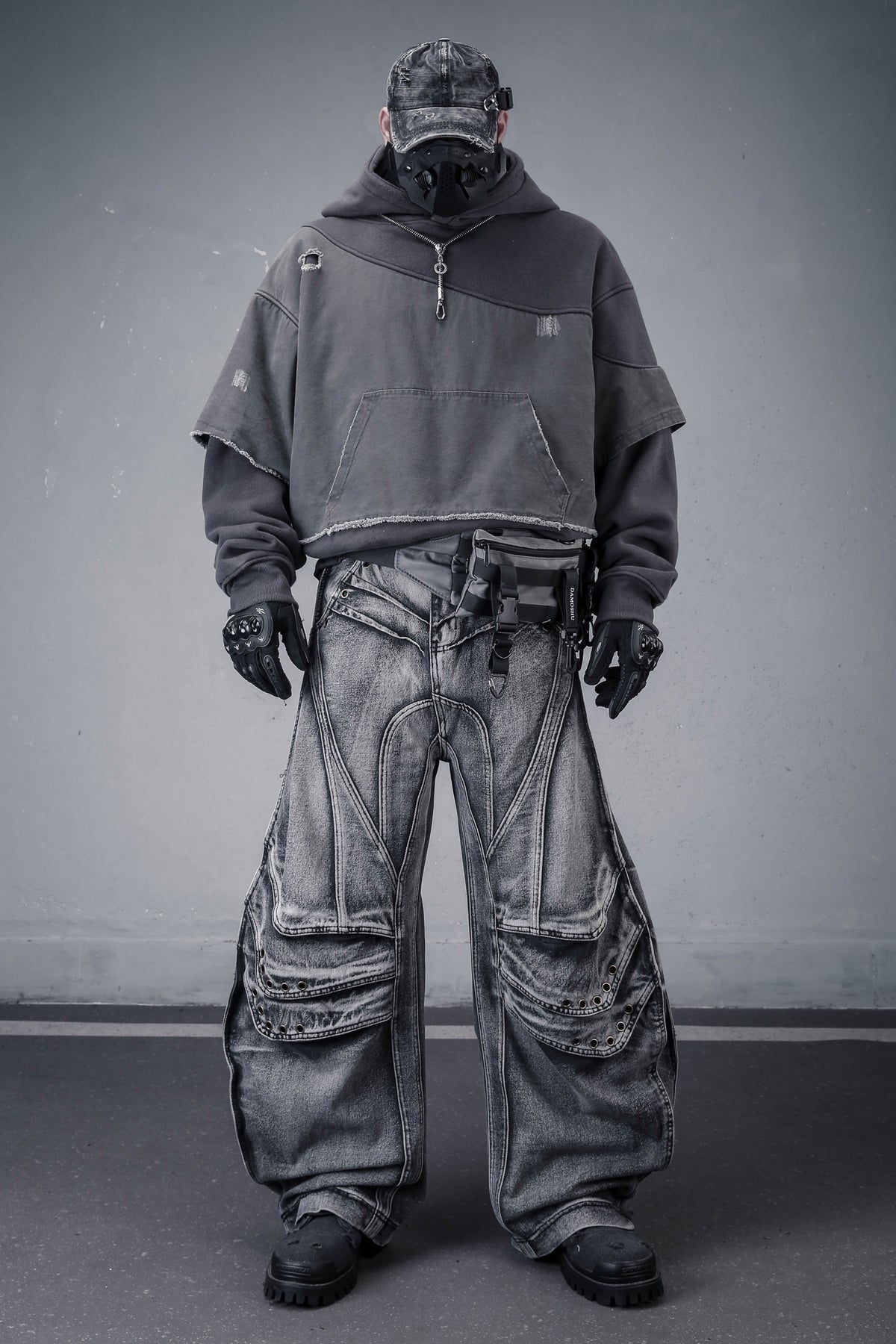 Distressed Baggy Wide-Leg Jeans